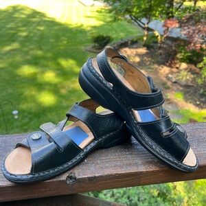 - Finn Comfort Gomera Slingback Black Leather Sandals Women’s 8 US, Sz 3…